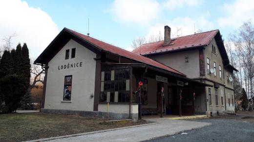 Tady se natáčely Ostře sledované vlaky