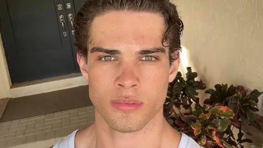 Looksmaxxing Influencer Clavicular