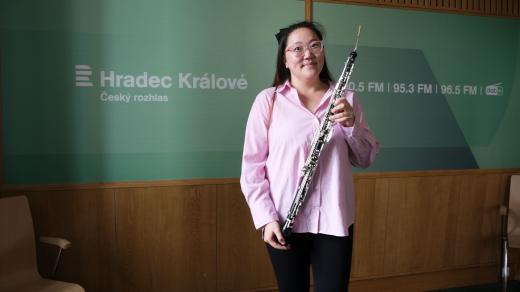 Tserennadmid Boldbaatar ve studiu Českého rozhlasu Hradec Králové