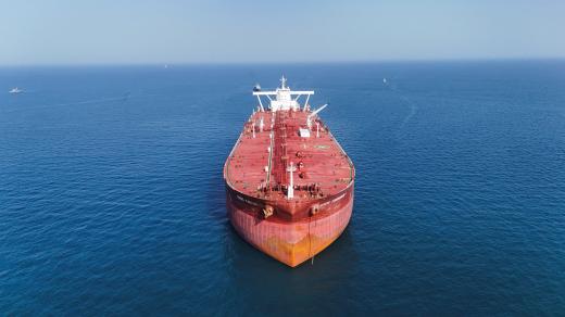 Tanker v Hormuzském průlivu (ilustrační foto)