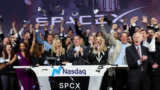 Muskova společnost SpaceX vstoupila na burzu. Musk se stal prvním dolarovým bilionářem