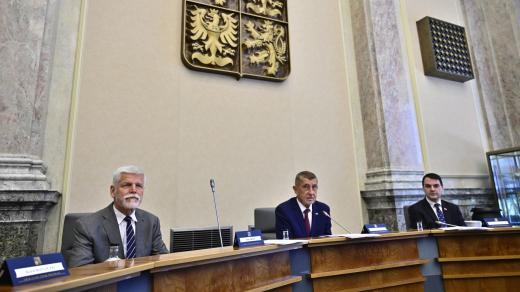 Petr Pavel, Andrej Babiš (ANO), Petr Macinka (Motoristé sobě)