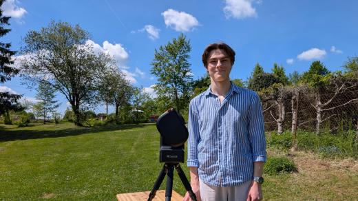 Dominik Zábranský vede astronomický kroužek ve Žďáře nad Sázavou