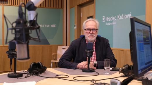 František Kinský ve studiu Českého rozhlasu Hradec Králové