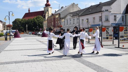 Holešov, Festival židovské kultury Ha-Makom, tance na náměstí