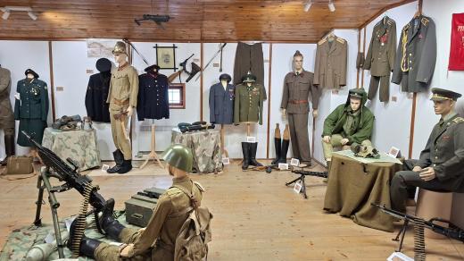 Volarské muzeum – stálá expozice věnovaná zbraním, militariím a historii Volar