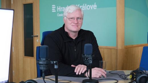 Jan Hábl ve studiu Českého rozhlasu Hradec Králové