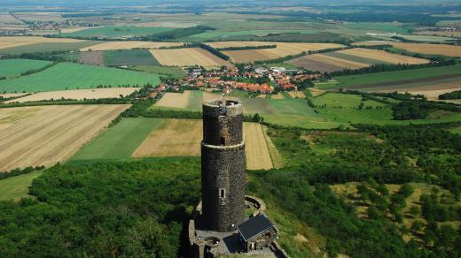 Zřícenina hradu Hazmburk u obce Klapý