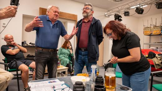 Natáčení ve zkušebně DS Klas v Klášterci nad Ohří