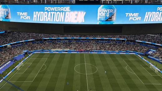 Hydration break na stadionu v LA