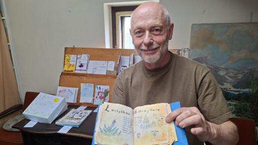Výtvarně-literární soutěž pro děti a mládež Moje Veličenstvo kniha, ředitel Zbyněk Zavadil a vítězná kniha