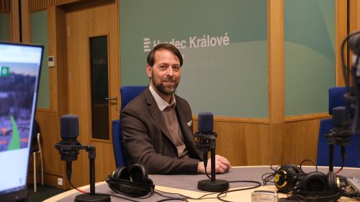 Michal Rosa ve studiu Českého rozhlasu Hradec Králové