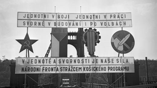 Agitace před volbami do Ústavodárného národního shromáždění (snímek z 26. května 1946)