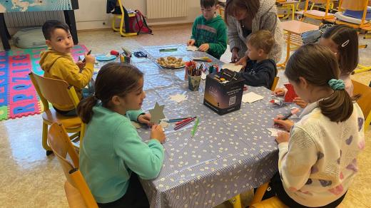 Na jarmark se třídy prvního stupně a třídy s prvky Montessori připravují od podzimních měsíců.