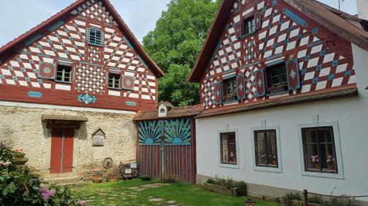 V usedlosti čp. 9 se nachází soukromé národopisné muzeum