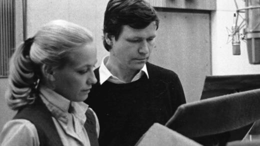 Jana Preissová a Václav Postránecký během natáčení rozhlasové hry Tichý Don na motivy románu Michaila Šolochova (13. 11. 1982)