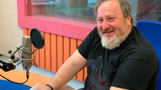 Libor Kasík ve studiu Českého rozhlasu Hradec Králové