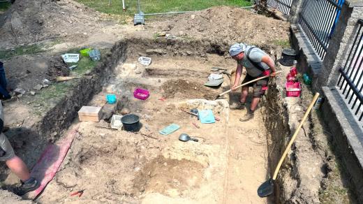 Archeologický průzkum zaniklého hřbitova při kostele Nejsvětější Trojice Jindřichově Hradci