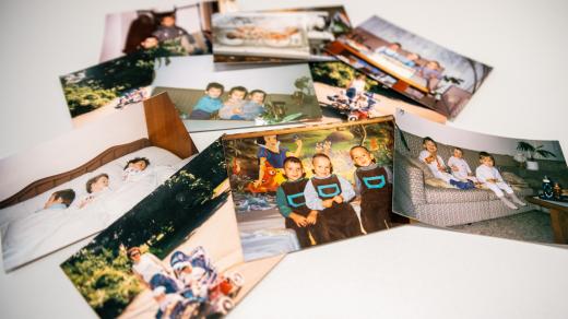 Fotografie z dětství Tomáše, Martina a Ctirada Jarošových