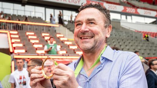 Miliardář Pavel Tykač slaví titul svého klubu Slavia Praha