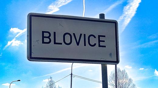 Počátky Blovic sahají až do pravěku. V lokalitách kolem města jsou doložena eneolitická výšinná sídliště