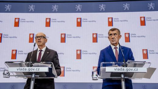 Zleva ministr kultury Oto Klempíř a premiér Andrej Babiš