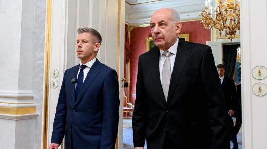 Zleva maďarský premiér Péter Magyar a prezident Tamás Sulyok
