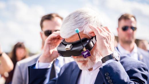 Na závěr pobytu v regionu absolvoval prohlídku dronového polygonu v Moravských Budějovicích
