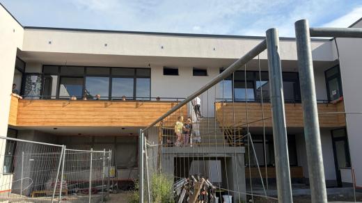 Modernizace nemovitosti ze 70tých let minulého století začala před více než rokem