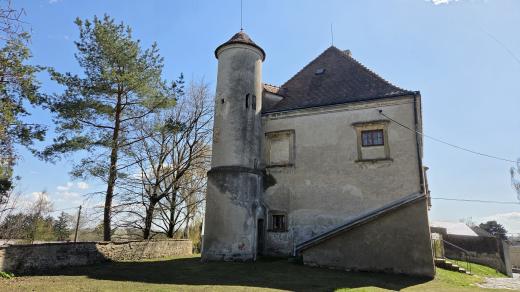 Tvrz v Unčovicích