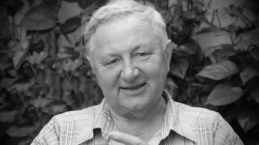 „Sexu rozumí bohužel každý.“ Zemřel uznávaný sexuolog Jaroslav Zveřina. Poslechněte si jeho rozhovor