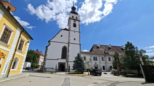 Klášter v Nových Hradech, o jehož záchranu se zasloužil páter Bonfilius