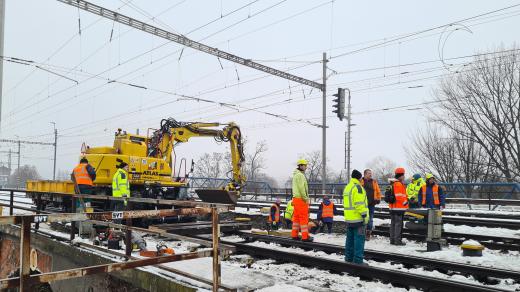 Správa železnic žaluje Brno o náhradu za poškozený most přes řeku Svratku (ilustrační foto)