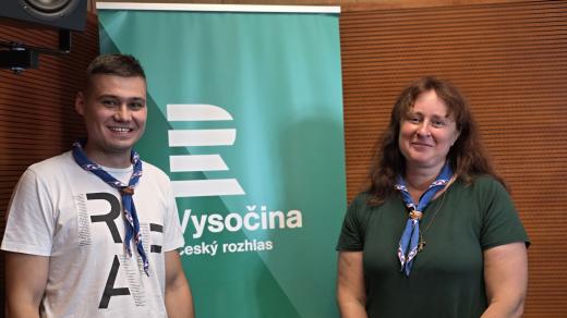Vedoucí střediska Divočáci Jihlava Ondřej Novák a skautka Alena Holubová