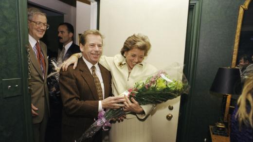 Zleva William Luers, Václav Havel a Wendy Luersová