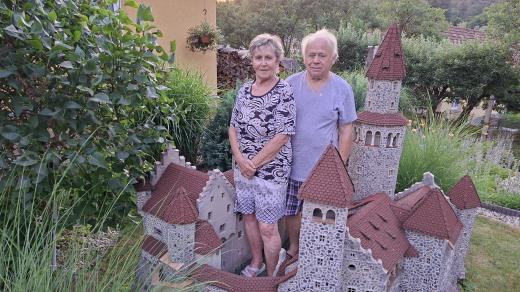 Manželé Buřtovi ze Svaté Kateřiny na miniatuře hradu Bouzova