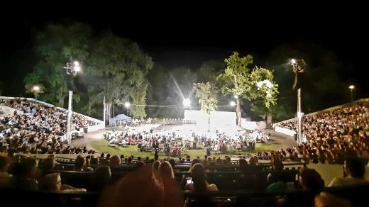 Festival ve Strážnici - atmosféra v amfiteátrech při vystoupeních