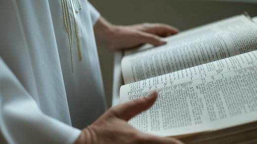 Farář, bible