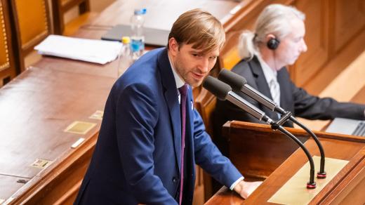 Adam Vojtěch (ANO) na mimořádné schůzi Sněmovny, kde chce opozice hlasovat o nedůvěře vládě