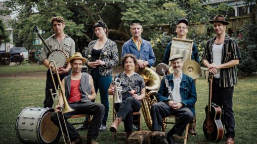 Kapela Tuba Skinny