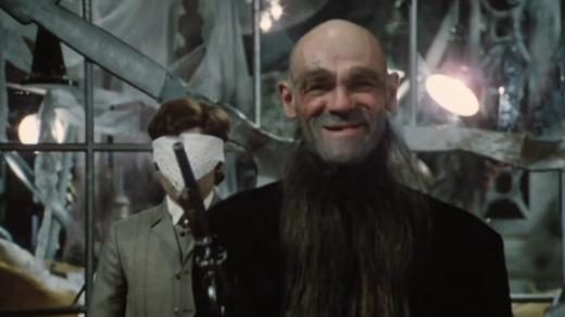 Záběr z traileru k filmu Tajemství hradu v Karpatech