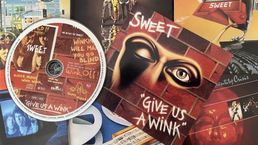 Sweet: Give Us A Wink