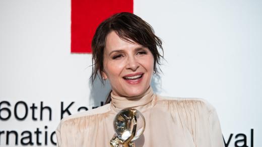 Francouzská herečka a režisérka Juliette Binocheová s Křišťálovým glóbem