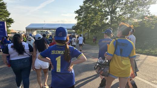 Američanka Kennedy vyjadřuje i při fandění svoji podporu Ukrajině