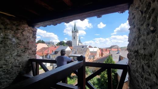 Pohled z rekonstruované věže v Tachově