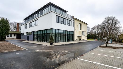 Základní škola a Mateřská škola v Malšově Lhotě, která je po rekonstrukci
