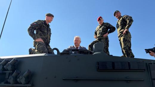 Česká armáda dokončila přezbrojení vojska na tanky Leopard 2A4
