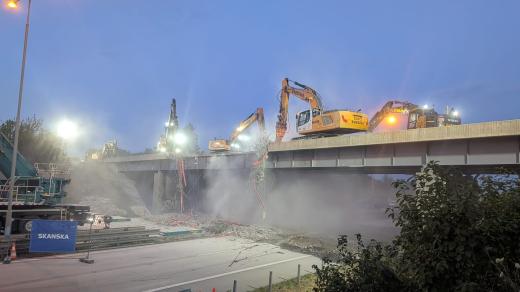 Silničáři na Pražském okruhu v noci zdemolovali dva mosty