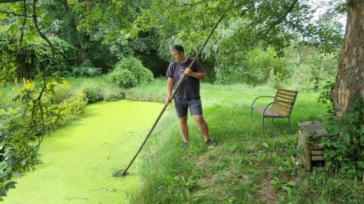 Samotný pramen Střely připomíná spíše zelený močál nebo malý rybníček