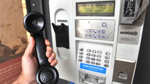Telefonní budka, telefon, O2, veřejný telefonní automat